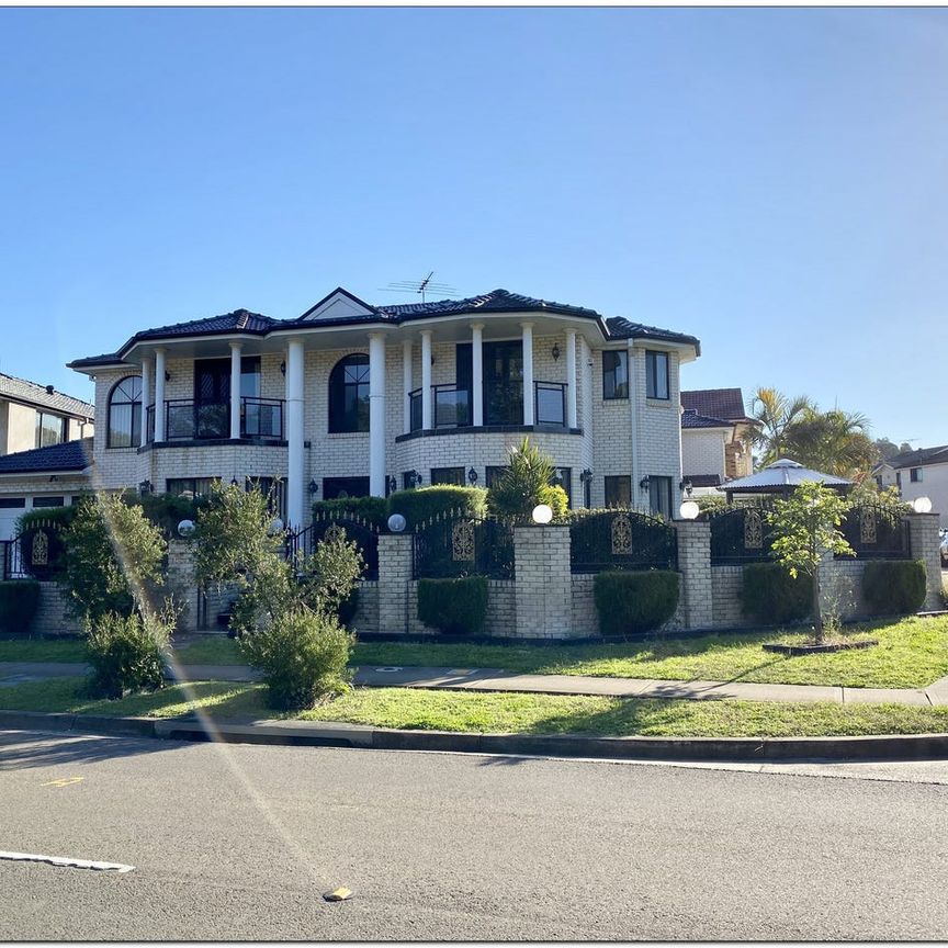 Stunning 4 bedrooms plus Study double storey home. - Photo 1