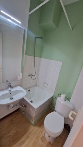 Location Appartement 2 pièces 40m² - Photo 2
