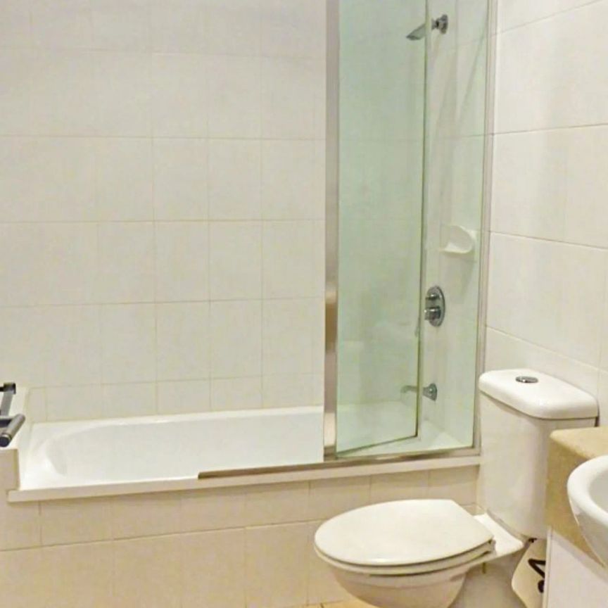 Stylish Complex Living - Photo 1