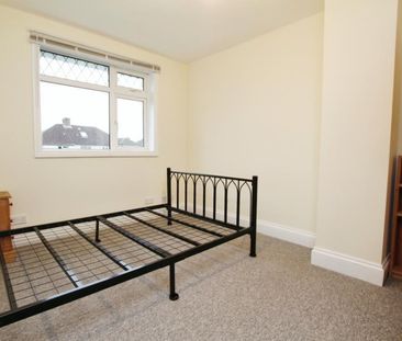 4 bedroom semi-detached house to rent - Photo 6