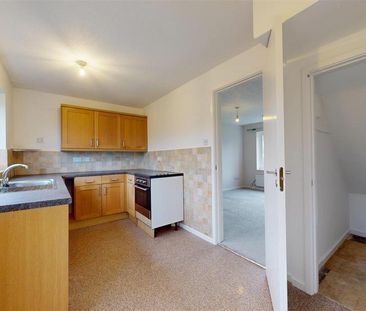 2 bedroom semi-detached house to rent - Photo 4