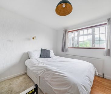 Detached House to rent - Oxenden Wood Road, Orpington, BR6 - Photo 6