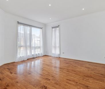 Three bedroom townhouse in the heart of Croydon - Photo 5