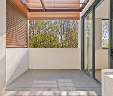 Modern One Bedroom Apartment with Leafy Outlook! - Photo 6