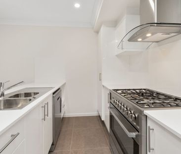 8 Pampling Street, Caboolture, Qld 4510 - Photo 6