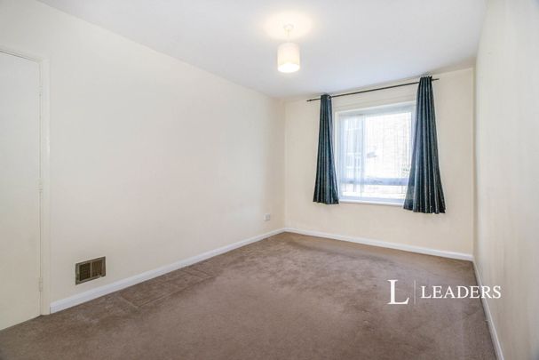 2 bedroom apartment to rent Mulgrave Road, Sutton, SM2 - Photo 1