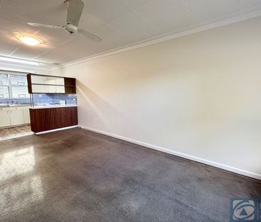 DUPLEX CLOSE TO BEACH HOME OPEN TUESDAY 21 JULY AT 10.30AM SHARP! - Photo 1