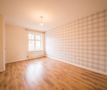 2 bedroom semi-detached house to rent - Photo 2