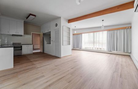 Four Bedroom Family Home With Valley Views - Photo 3