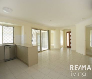 Spacious Family Home in a Quiet Morayfield Location - Photo 6