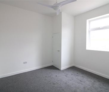 2 bedroom maisonette to rent - Photo 2