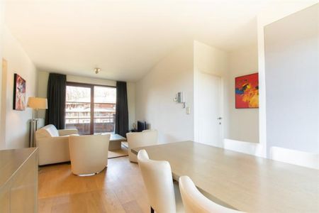 Proche Musée du tram, bel appartement meublé 2 chambres avec terrasse - Photo 4