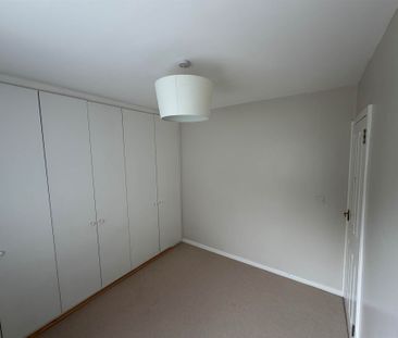 8 Month Lease @, 49 Thornhill Parade, Belfast, BT5 7AT - Photo 5