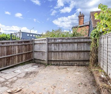2 bedroom end of terrace house to rent - Photo 5