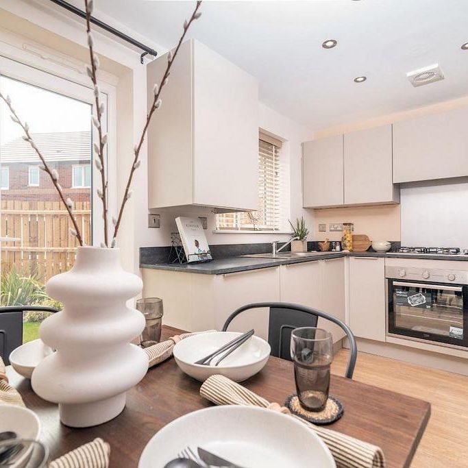 3 bedroom semi-detached house to rent - Photo 1