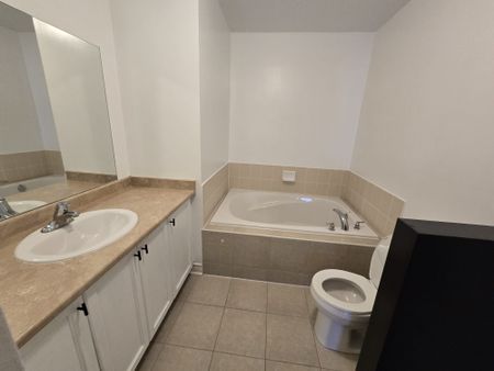 For Lease - 1259 Jim Brewster Circle, Oshawa, Ontario - Photo 5