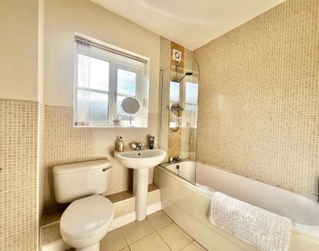 2 bedroom flat to rent - Photo 4