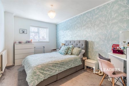 1 bedroom apartment to rent Lovett Drive, Carshalton, SM5 - Photo 3