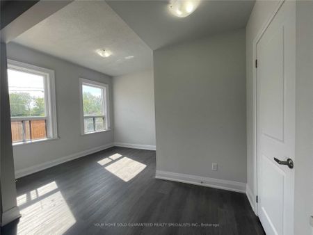 For Lease - 15229 Yonge Street Unit# 2, Aurora, Ontario - Photo 2
