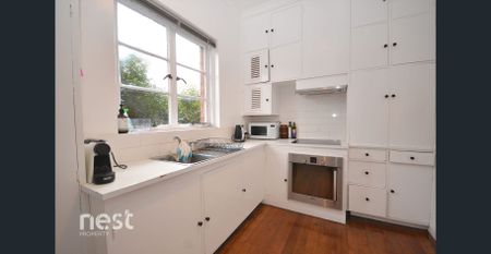 Cozy and Stylish 2-Bedroom Furnished Unit for Rent in Dynnyrne - Photo 3