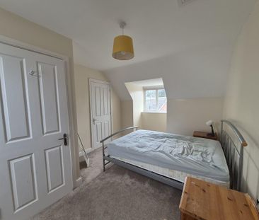 3 bedroom semi-detached house to rent - Photo 2