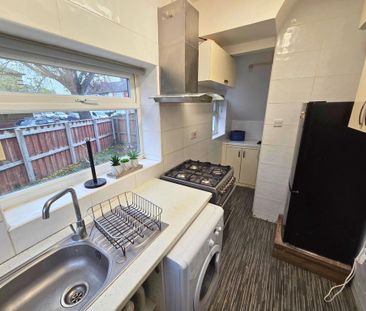3 bedroom terraced house to rent - Photo 3