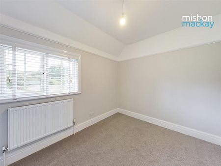 Modern three bedroom family home in a popular west Hove location. Offered to let un-furnished. Available 8th August 2024. - Photo 4