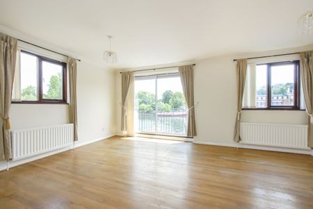 4 bedroom detached house to rent - Photo 2