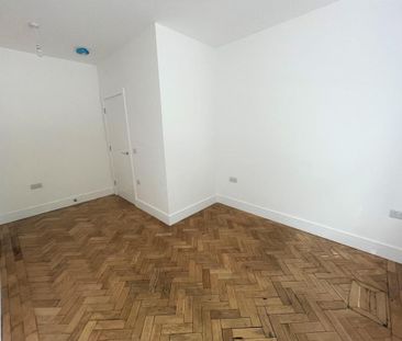 3 bedroom flat to rent - Photo 6