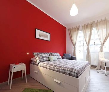 Via Antonino Lo Surdo, Rome, Lazio 00146 - Photo 3