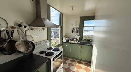 Bright Room in Central Shared Home - Photo 2