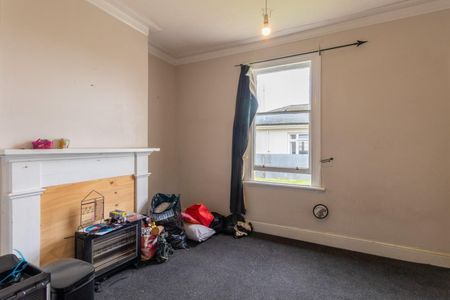 Large 3 Bedroom in Richmond! - Photo 3