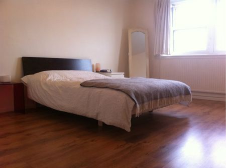 2 Bed Flat, Montpelier Road, BN1 - Photo 2
