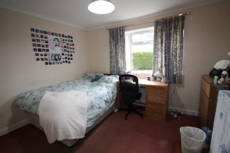 8 bedroom Semi-detached house to rent - Photo 4