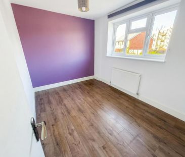 4 bedroom terraced house to rent - Photo 1