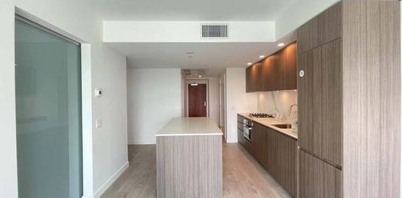 Modern 1 Bed + Den Condo in Metrotown Maywood - Photo 2