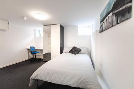 8 bedroom retirement property to rent - Photo 5