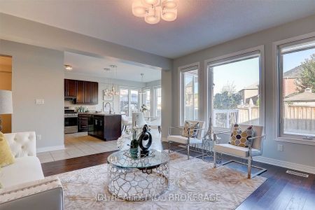 For Lease - 153 Summerlyn Trail, Bradford West Gwillimbury, Ontario - Photo 2