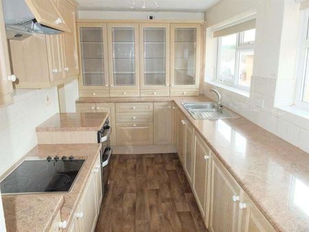 Queens Court, Ledbury, Herefordshire, HR8 - Photo 3