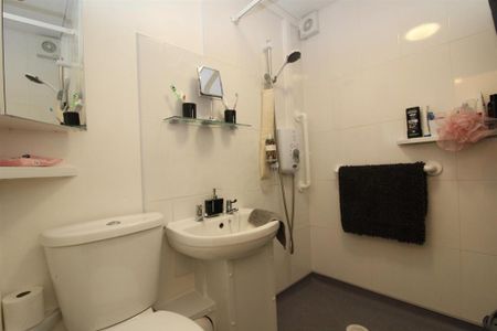 1 bedroom flat to rent - Photo 4