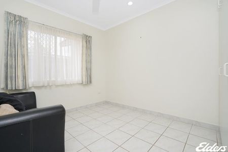 MODERN 3-BEDROOM HOME IN QUIET ROSEBERY LOCATION - Photo 4
