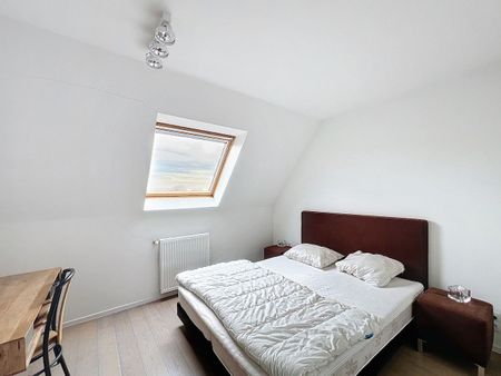 Ruim duplex dakappartement met twee slaapkamers, centraal gelegen. - Foto 4