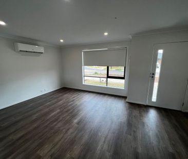 Splendid 3Br Townhouse in Thornhill Park! - Photo 3