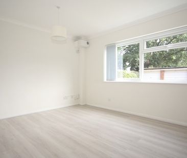 Alwyne Court, Woking - Photo 1
