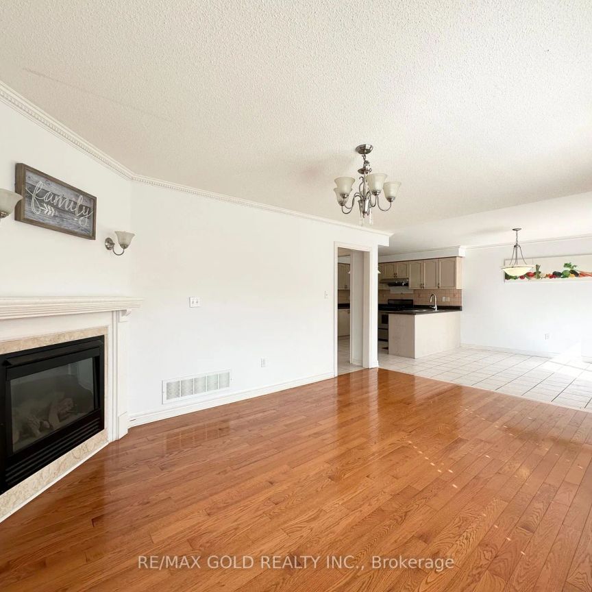 Detached Home For Lease | W9053645 - Photo 1