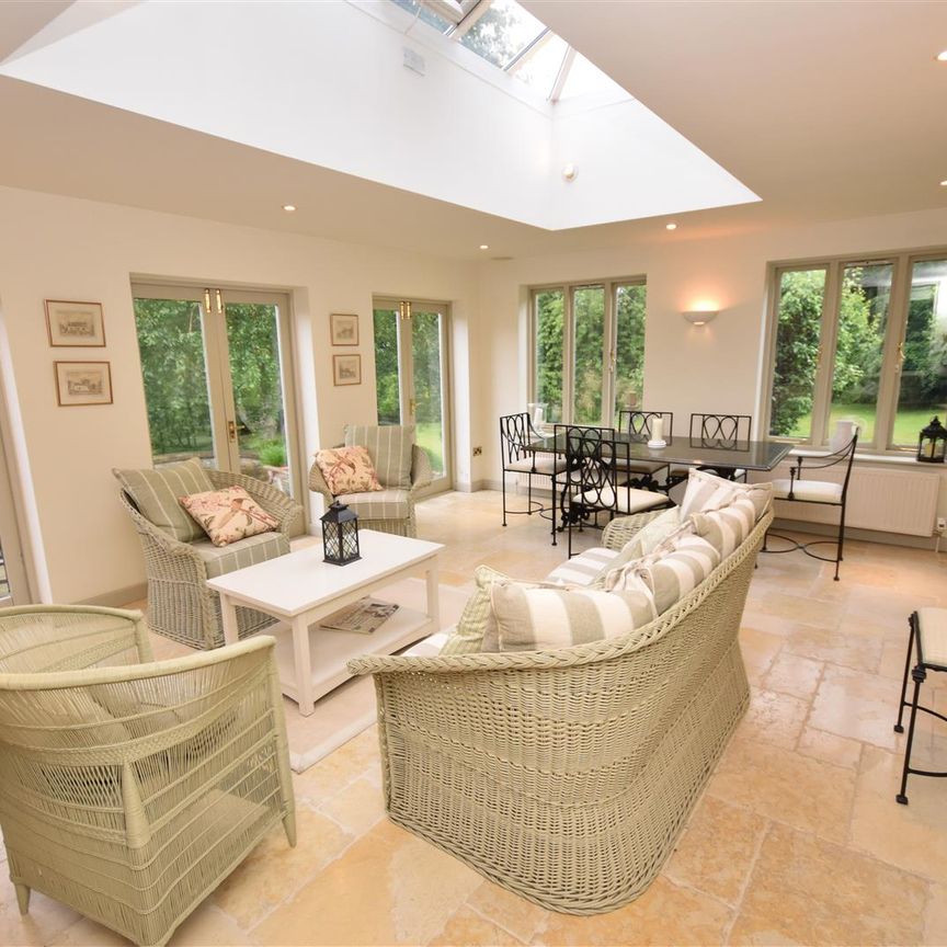 Puddington Lane, Burton - Photo 1