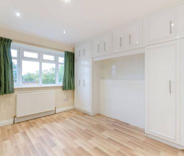 3 bedroom end of terrace house to rent - Photo 1