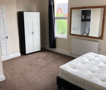 Room in a Shared House, Station Road, RG1 - Photo 4