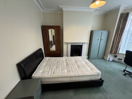 Second Avenue, Heworth - P10406 - Photo 2