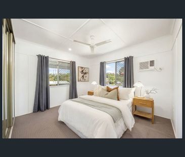 Just Perfect, Very Neat and Tidy Home With Sheds - Photo 4